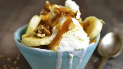 Θα σας τρέχουν τα σάλια - Μαμαδίστικο παγωτό με καραμελωμένη μπανάνα