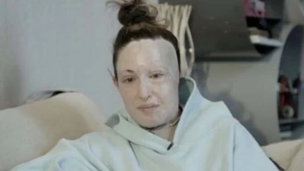 Βαμμένη και χαμογελαστή χωρίς την μάσκα της - Χαμός στο instagram με την νέα φωτογραφία της Ιωάννας Παλιοσπύρου