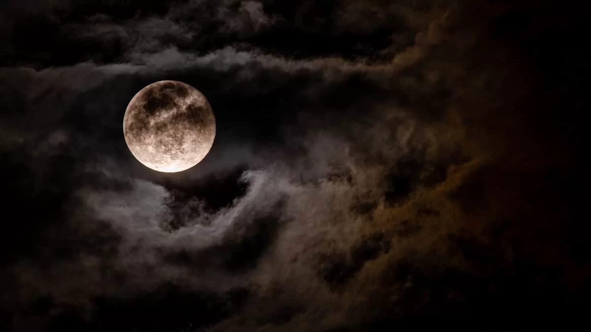 "Όλα εδώ πληρώνονται" - Πανσέληνος στον Σκορπιό ταυτόχρονα με ανάδρομο Ερμή