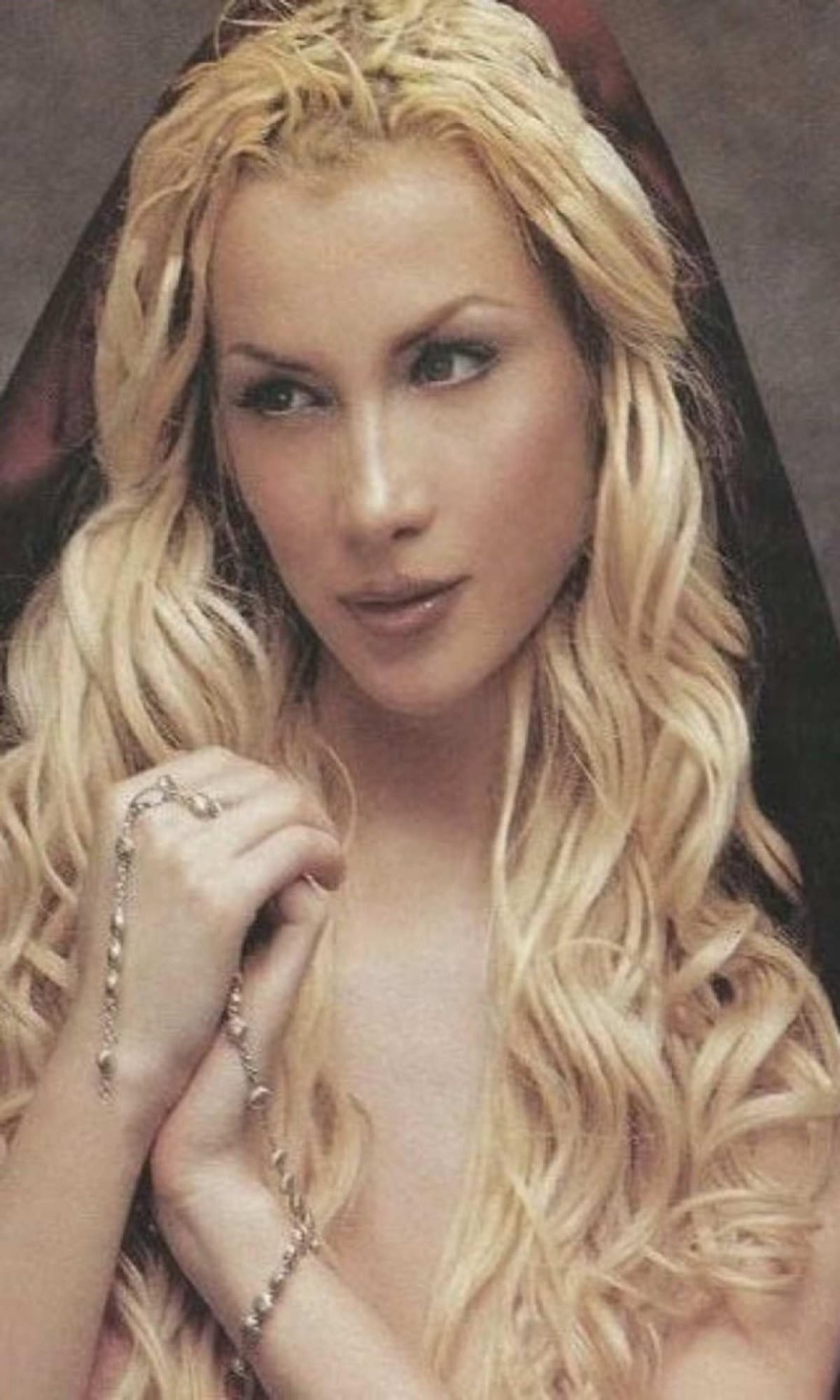 Το πραγματικό πρόσωπο της Πάολα πριν τις πλαστικές επεμβάσεις 