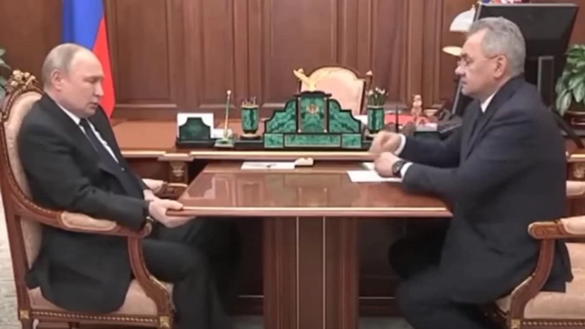 Βλαντίμιρ Πούτιν: Πληθαίνουν οι φήμες που τον θέλουν βαριά άρρωστο - Το στιγμιότυπο που "μαρτυρά" την κακή κατάσταση του