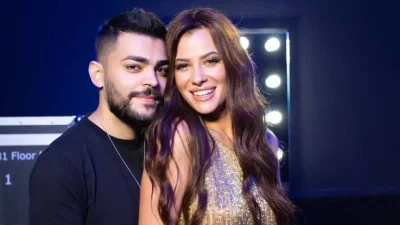 Τεράστιο με καταπράσινη αυλή -  Παραμυθένιο το σπίτι της Λάουρα Νάργες και του Χρήστου Σαντικάι