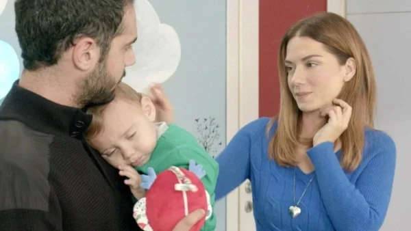 Σε ξένα χέρια: Η Τόνια αφοσιώνεται πλήρως στον Μπάμπη