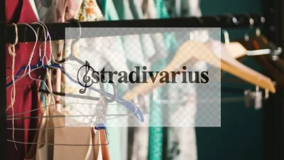 Ξεπουλάει στο λεπτό το απόλυτο φόρεμα από τα Stradivarius - Κοστίζει μόνο 29,99 €