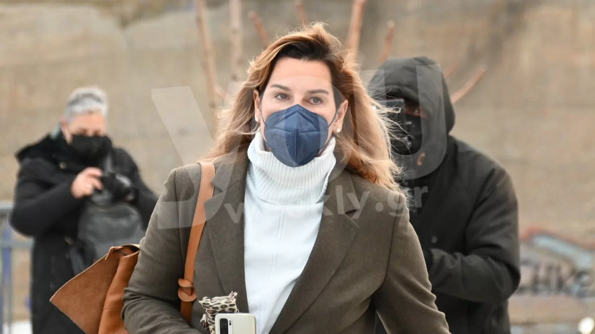 Δύσκολες ώρες για την Σοφία Μπεκατώρου - Οδηγός παρέσυρε και σκότωσε τον σκύλο της