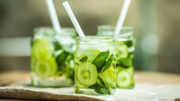 Τα αποτελέσματα θα σε εκπλήξουν με αυτό το ρόφημα - Έχει λεμόνι, μέντα και...