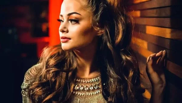 «Ετοιμάζω μια...»: Η Στεφανία Λυμπερακάκη «σπάει» τη σιωπή της για τη συνεργασία με το Netflix