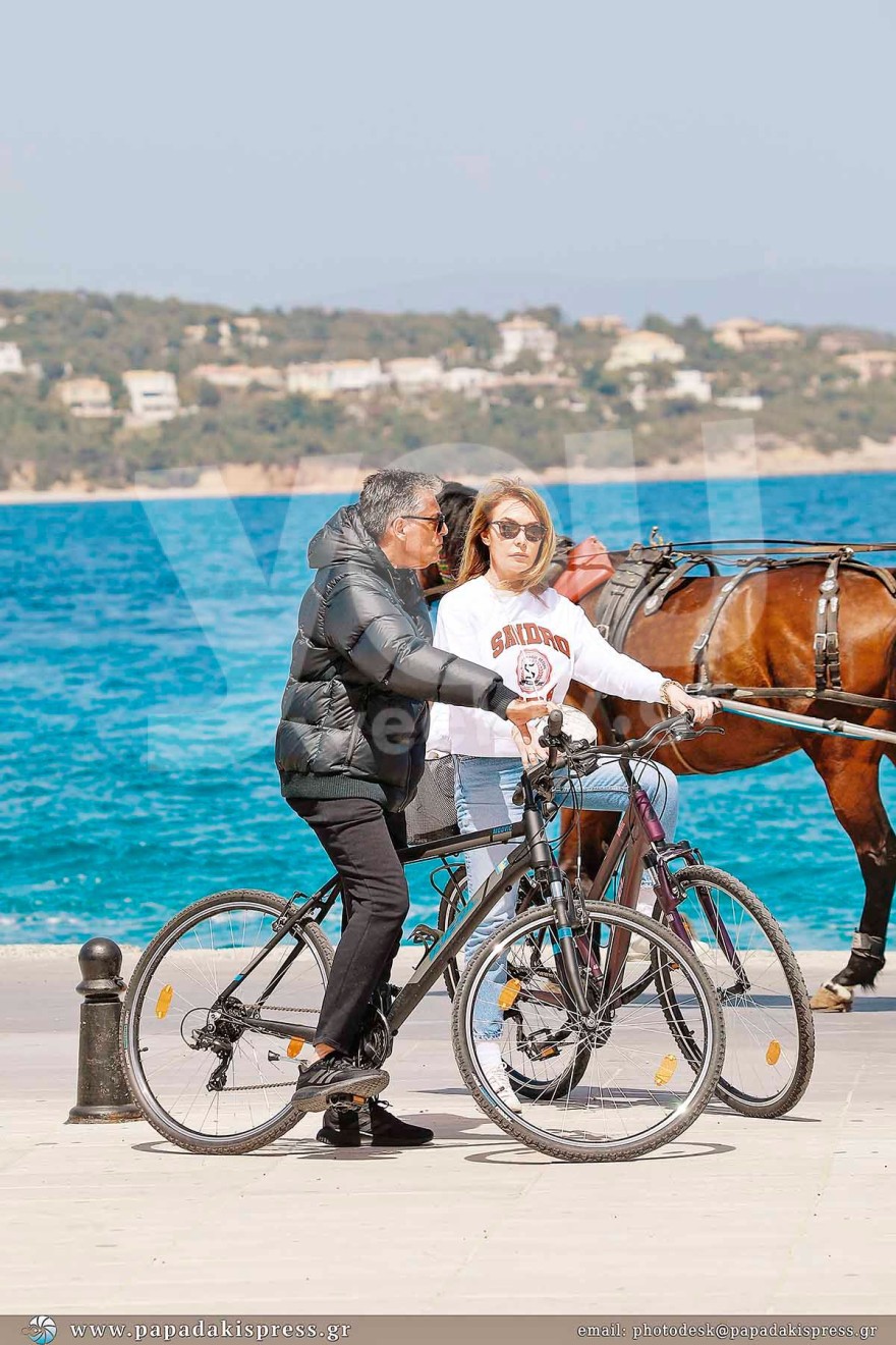 Τατιάνα Στεφανίδου Νίκος Ευαγγελάτος Σπέτσες Πάσχα