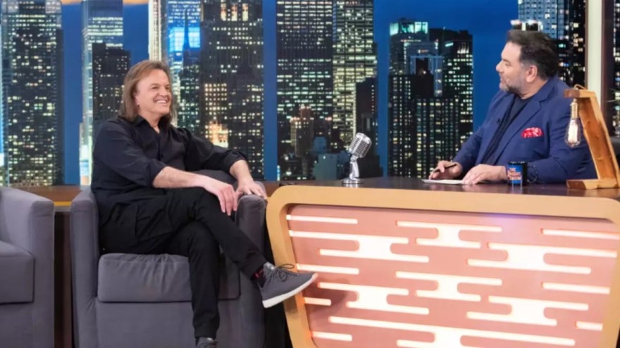 Οι 16/5 καλεσμένοι του Γρηγόρη Αρναούτογλου