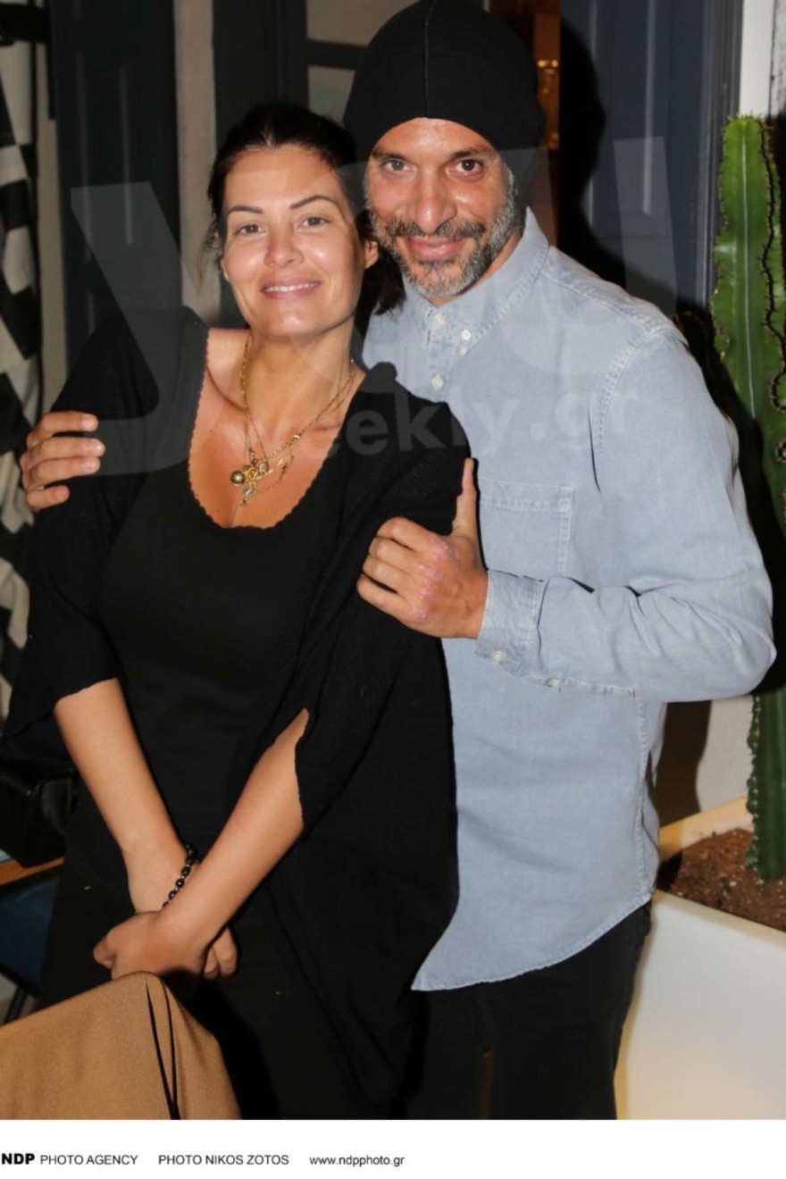  Φωτογράφος πέτυχε την Μαρία Κορινθίου εντελώς άβαφη σε εκδήλωση