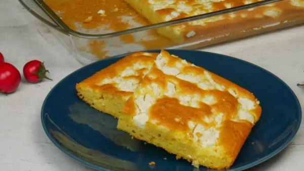 Θα μυρίσει όλο το σπίτι σας με την λαχταριστή τυρόπιτα χωρίς φύλλο από την Μπαρμπαρίγου