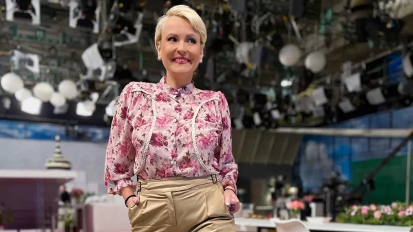 Ανανεωμένη και στα πιο αδύνατά της - Αρετουσάριστη φωτογραφία της Τζωρτζέλας Κόσιαβα από την παραλία