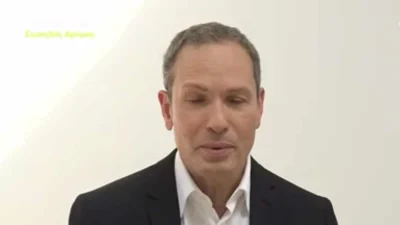 «Αν ο κόσμος ενδιαφέρεται, ας με ρωτήσει στον δρόμο» - "Απασφάλισε" ο Βασίλης Κούκουρας για την πρσωπική του ζωή