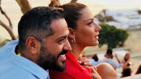 Στο νησί της Ελένης Μενεγάκη η Βάσω Λασκαράκη - Η πρώτη φωτογραφία