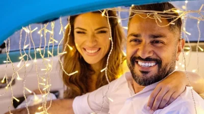 Στην Κρήτη μαζί με την κόρη της η Βάσω Λασκαράκη - Βόλτα με σκάφος μαζί με τον Λευτέρη Σουλτάτο