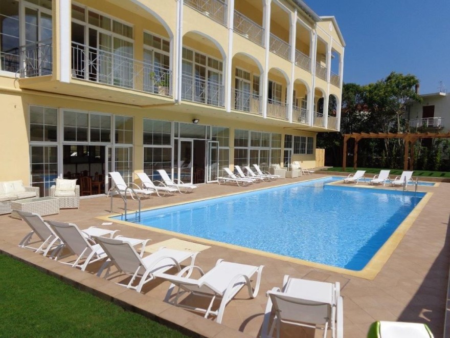 Λήμνος πισίνα