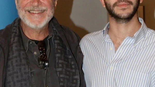 Παντρεύεται ο γιος πασίγνωστου ηθοποιού - Η αναγγελία του γάμου