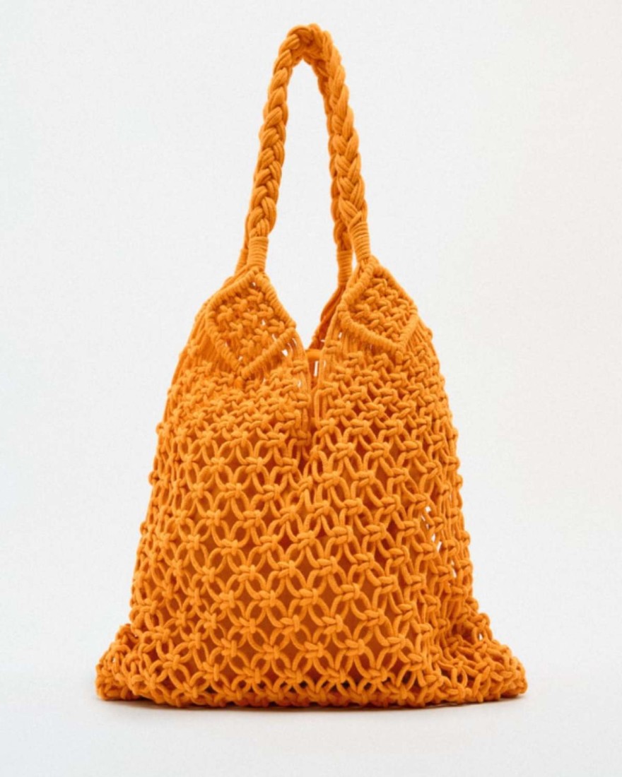 Πλεκτή τσάντα από τα Zara