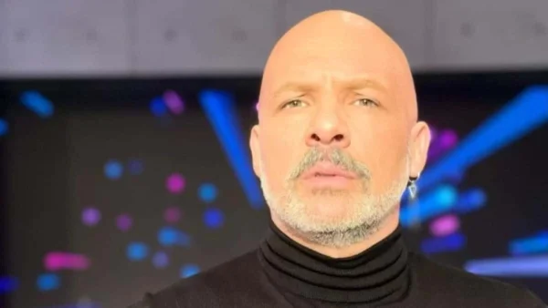 "Πονοκέφαλος" στον ΣΚΑΙ εξαιτίας του Νίκου Μουτσινά