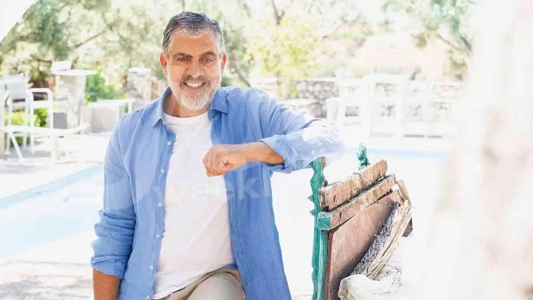 Ο Κούλλης Νικολάου στο νέο τεύχος του YOU