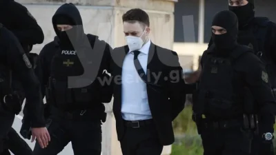 Χωρίς διαχωριστικό τζάμι και  συναισθηματισμούς - Το πρώτο επισκεπτήριο στον Μπάμπη Αναγνωστόπουλο από τους γονείς του