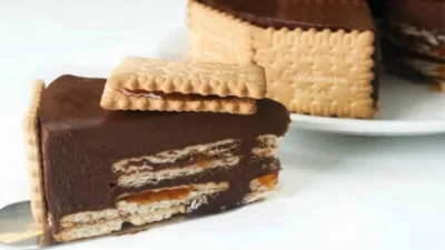 Σκέτη απόλαυση το γλυκό ψυγείου με μπισκότα από την Αργυρώ Μπαρμπαρίγου - Ιδανικό τους μήνες του καλοκαιριού