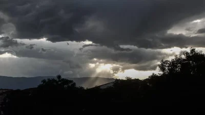 Κακοκαιρία Genesis: Καταιγίδες και βροχές σε σχεδόν όλη την χώρα - Πότε υποχωρούν τα φαινόμενα