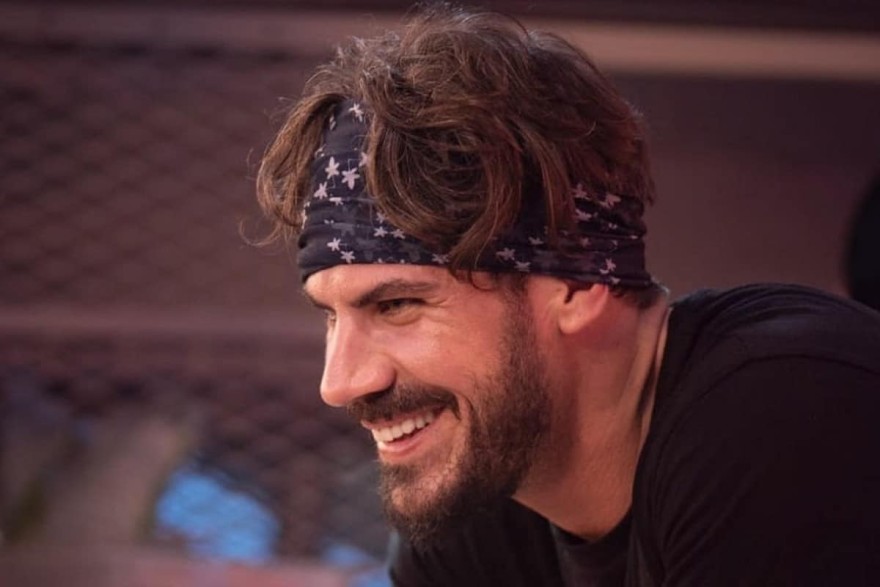 Το πραγματικό όνομα του Άκη Πετρετζικη