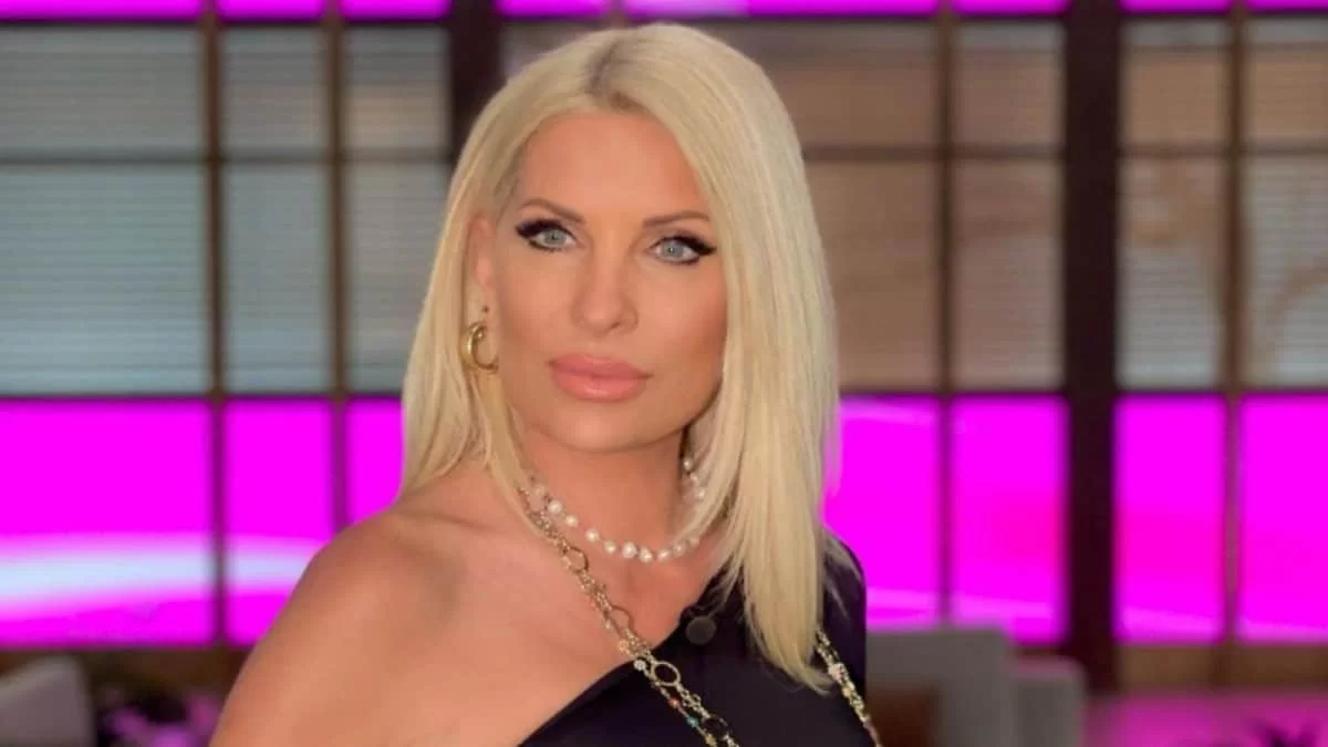 Με διαφορετικά μαλλιά, φρύδια και χείλη - Φωτογραφίες της Ελένης Μενεγάκη από τα πρώτα χρόνια στην τηλεόραση