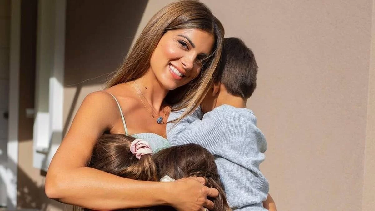 Περήφανη μαμά η Σταματίνα Τσιμτσιλή - Καμάρωσε τις κόρες της σε παράσταση χορού