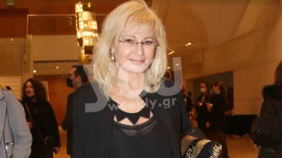 Τεράστιο το τζάκι που έχει - Φωτογραφίες από το μοντέρνο σπίτι της Αγγελικής Νικολούλη