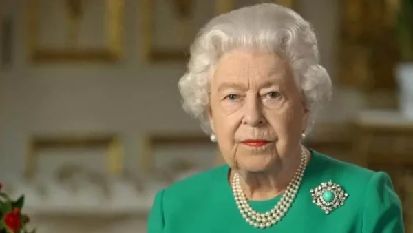 Πλατινένιο Ιωβηλαίο: Η βασίλισσα Ελισάβετ εμφανίστηκε την τελευταία ημέρα