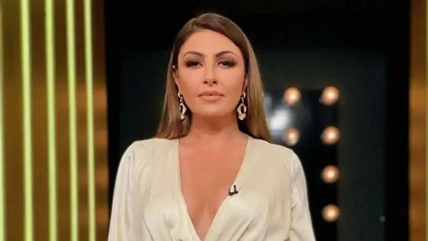 ''Είμαι και λίγο σταρούμπα, θέλω τον...'' - Αφοπλιστική η Έλενα Παπαρίζου στη νέα της συνέντευξη