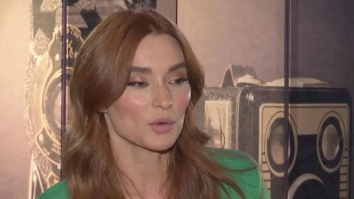 Η Έρρικα Μπίγιου αποκαλύπτει για τη συνεργασία της με τον Δημήτρη Λιγνάδη - «Από τη δική μου εμπειρία ήταν...»