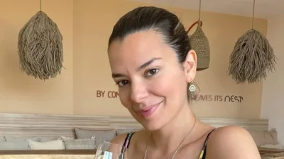 Νικολέττα Ράλλη: Με ασορτί μαγιό μπροστά από την ατελείωτη θέα - Μαμά και κόρη πόζαραν και "έριξαν" το Instagram