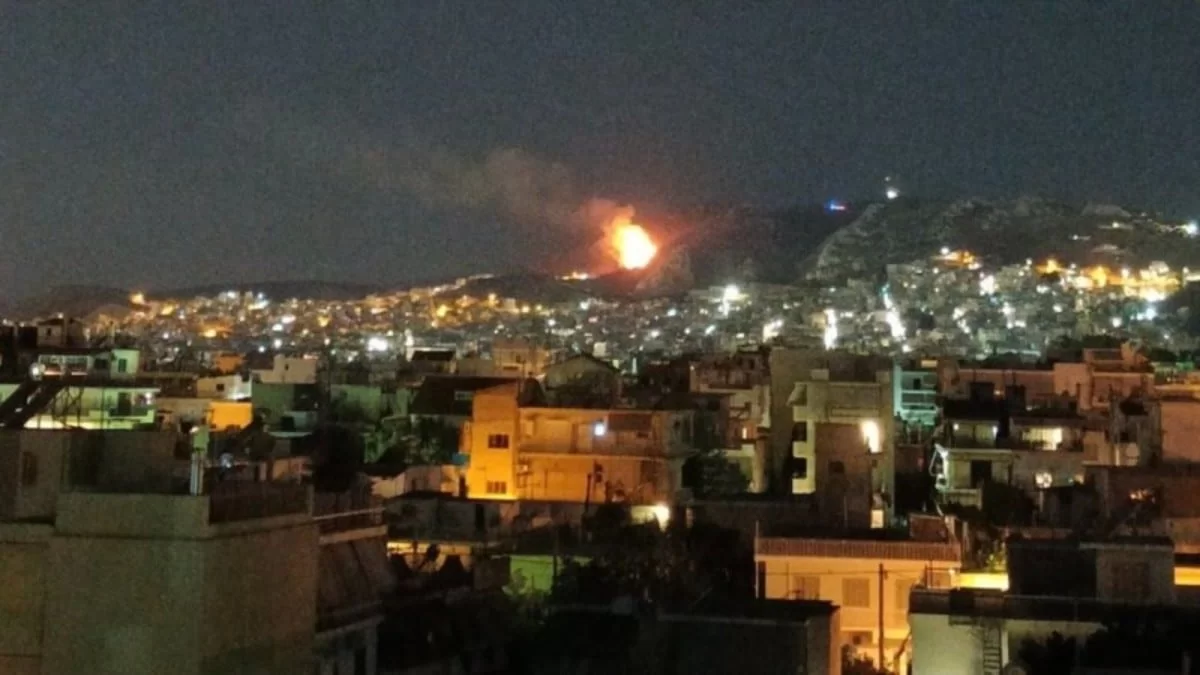 Φωτιά τώρα στο Σχιστό