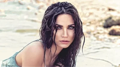 Κατερίνα Γερονικολού: Χορεύει με μαγιό στην πισίνα και μας αποκαλύπτει την απίστευτη σιλουέτα της