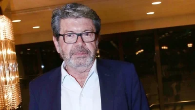 Κι όμως δεν είναι τζιπ - Φωτογραφία από το αυτοκίνητο του Γιάννη Λάτσιου