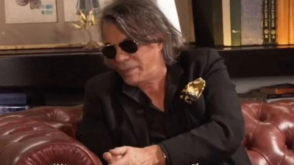 "Πονοκέφαλος" για τον Ηλία Ψινάκη - Σούσουρο στους διαδρόμους του Mega με τα νούμερα του Γηροκομείου