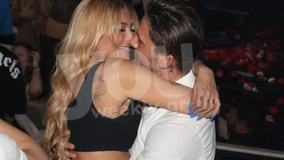 Δεν ξεκολλούσε από πάνω του - Τα πρώτα αρετουσάριστα πλάνα της Ηλιάδη για μπάνιο με τον Αναστασιάδη