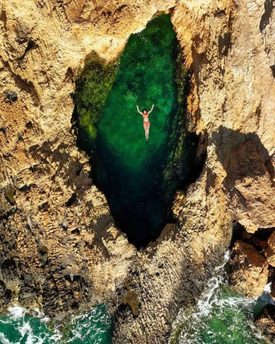 Η Ηλέκτρα Αστέρη κολυμπά στα Κουφονήσια