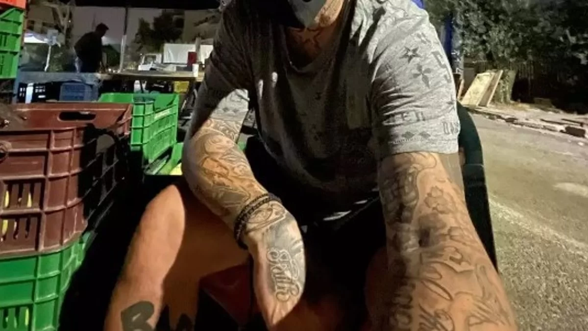 Το πρωί λαϊκή και το βράδυ εμφανίσεις στο πλευρό του Αναστασιάδη - Η ιδιαίτερη καθημερινότητα πασίγνωστου ράπερ