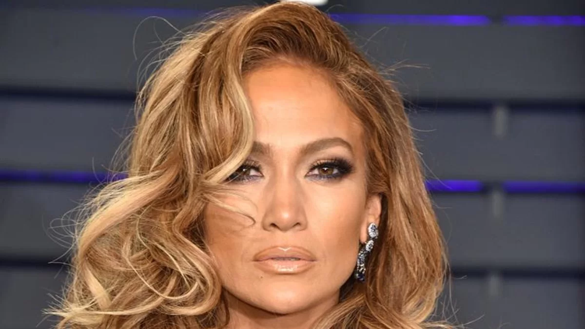 Τζένιφερ Λόπεζ: Κορμάρα στα 52 της - Η φωτογραφία με το μαύρο μπικίνι που αναστάτωσε το Instagram