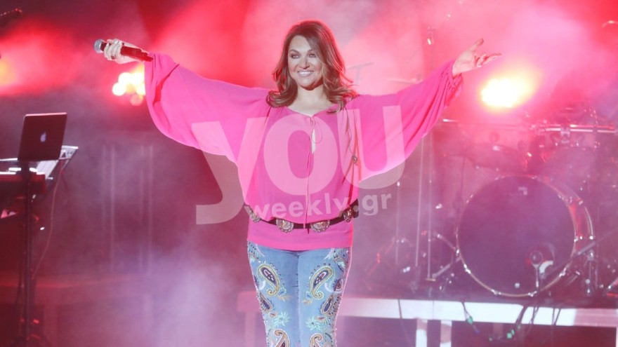 Έφερε τα πάνω κάτω η εμφάνιση της η Καίτη Γαρμπή στο Βεάκειο