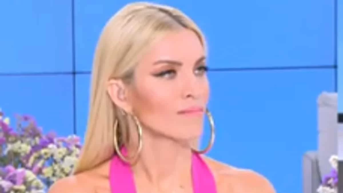 ''Άγριο'' ξέσπασμα - Η Καινούργιου παραδέχτηκε τις πλαστικές της στον αέρα του Super Κατερίνα