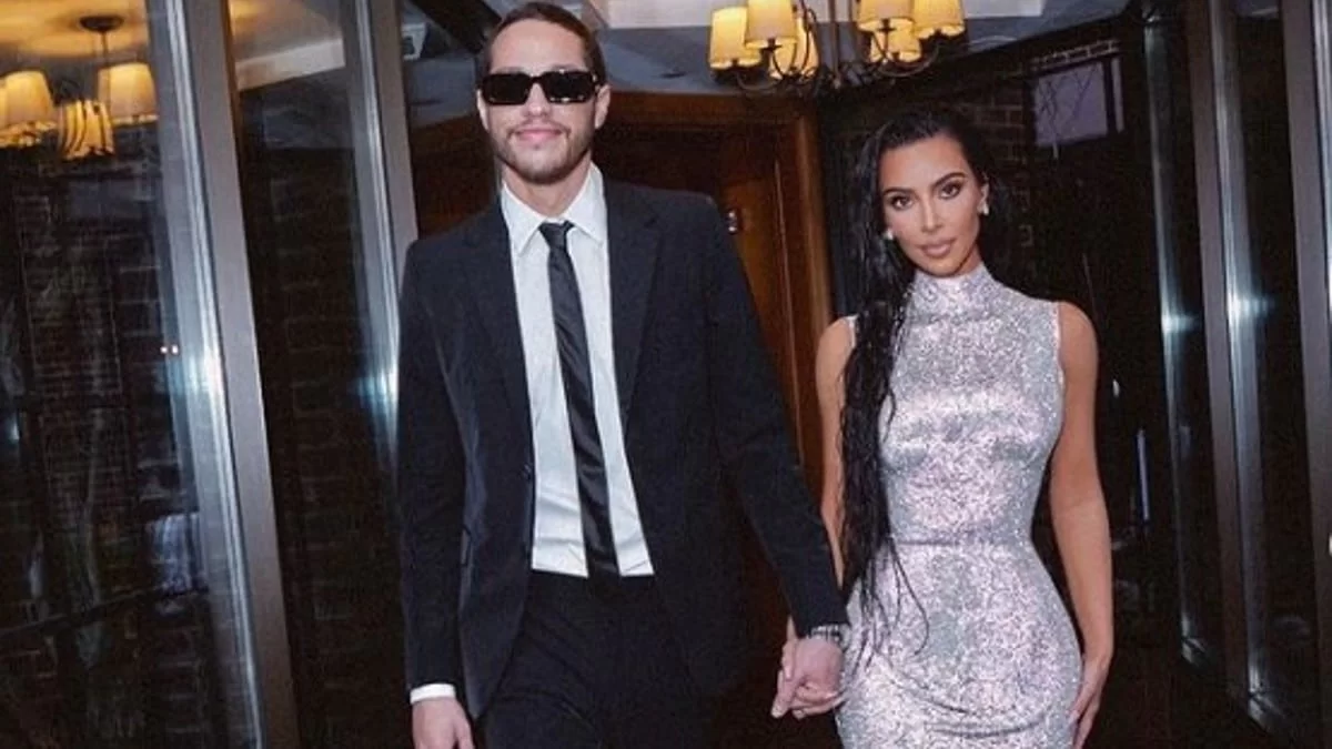 Έρχεται και τέταρτος γάμος για την Kim Kardashian - Φουντώνουν οι φήμες που την θέλουν να αρραβωνιάζεται τον Pete Davidson