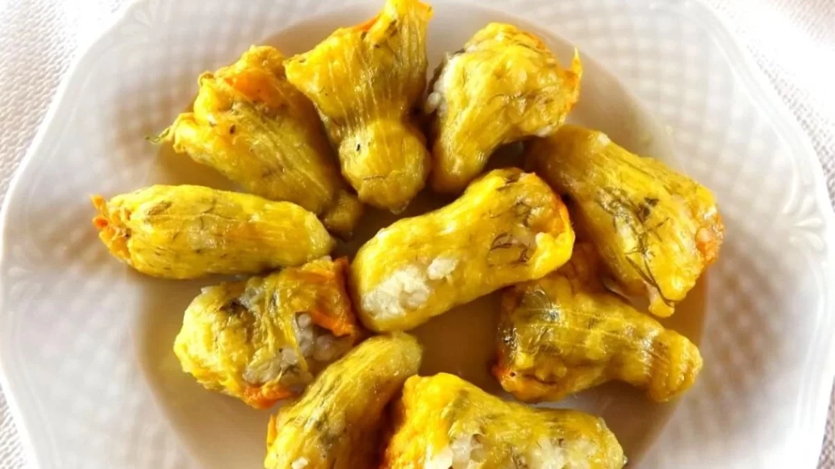 Φτιάξτε μέσα σε 25 λεπτά τους πιο λαχταριστούς κολοκυθοανθούς με γεμιστό τυρί