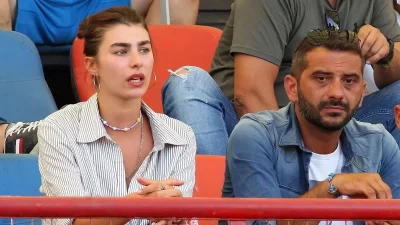 Έχει φουσκώσει πολύ: Αποκλειστικές φωτογραφίες από την πρώτη δημόσια εμφάνιση της εγκυμονούσας Μιχαλοπούλου στο πλευρό του Κουτσόπουλου