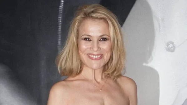 Χωρίς ρετούς και επεξεργασία - Δεκάδες αντιδράσεις με την φωτογραφία της Κωνσταντίνας Μιχαήλ με μαγιό