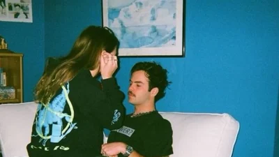 Ο Λάτσιος δίνει καυτά φιλία στο στόμα της Γαίας Μερκούρη - Σε τρυφερά τετ α τετ το ερωτευμένο ζευγάρι